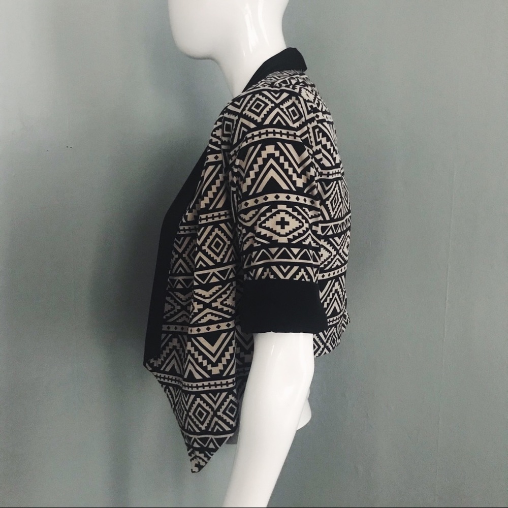 Cropped Geometric Patterned Blazer | Size S - Picture 3 of 6